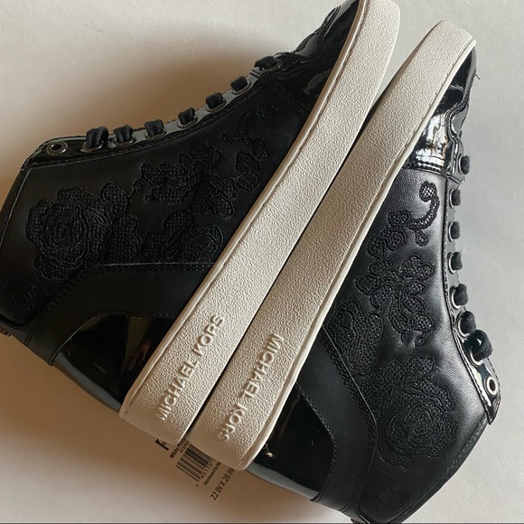 Michael Kors sneakers - Picture 8 of 11